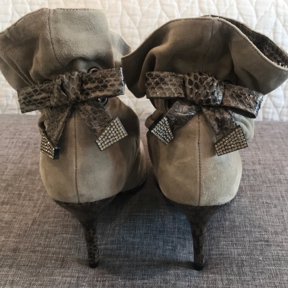 Adorable suede booties *Never Worn*